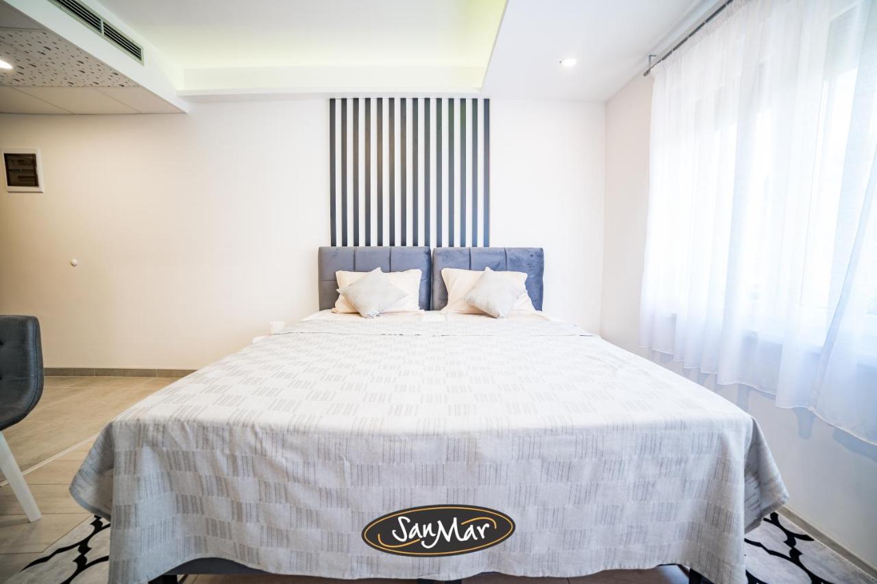 San-Mar Apartments Tuzla Bagian luar foto